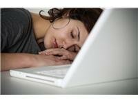 Siesta: Zdravý odpočinek, nebo nezdravé lenošení